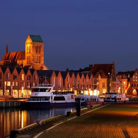 Urlaub Im Herzen Wismars 2og - *